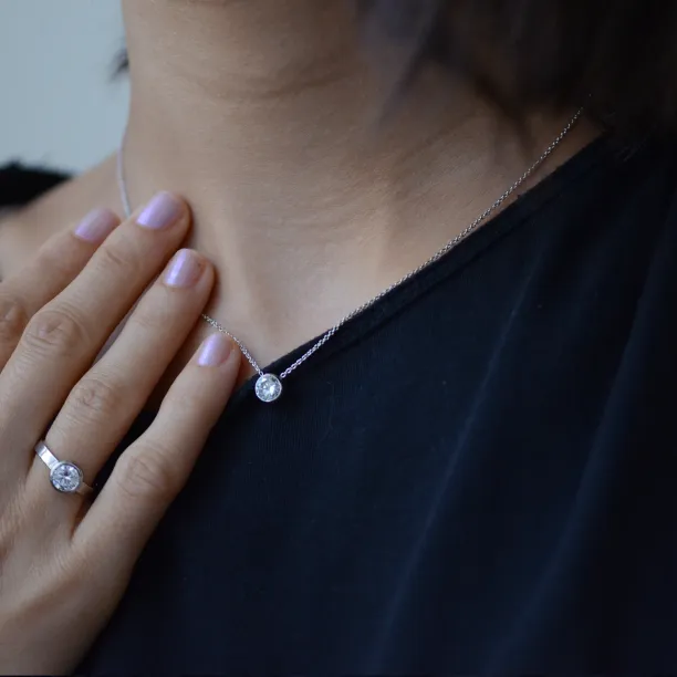 Simple gold necklace with lab created diamond NOKKI Image