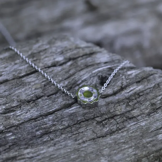 Golden amulet-pendant with lab-grown diamonds ASYL Image