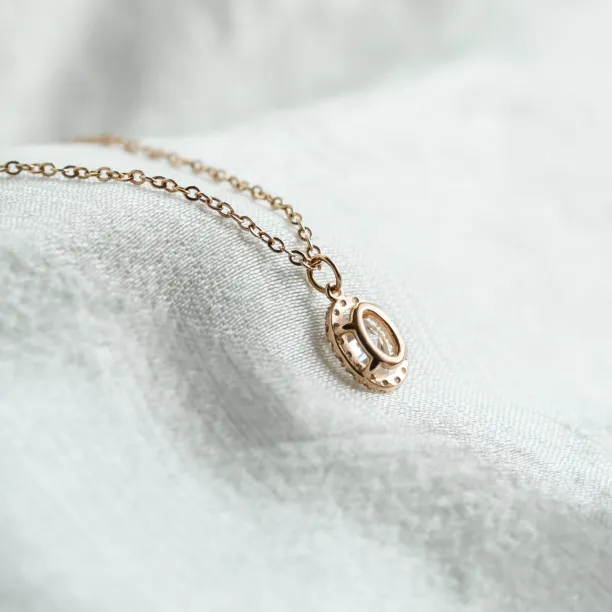 Gold necklace with lab created diamonds GRANA Image