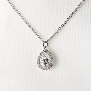 Gold halo pendant with lab-grown diamonds GLORIA Thumbnail