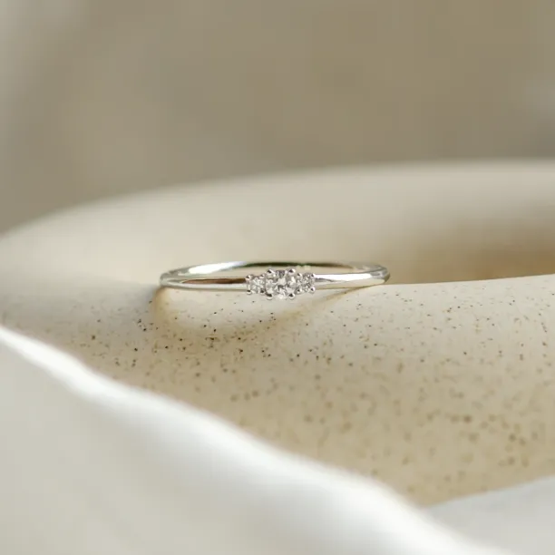 Minimalist ring with lab-grown diamonds HANOI Image