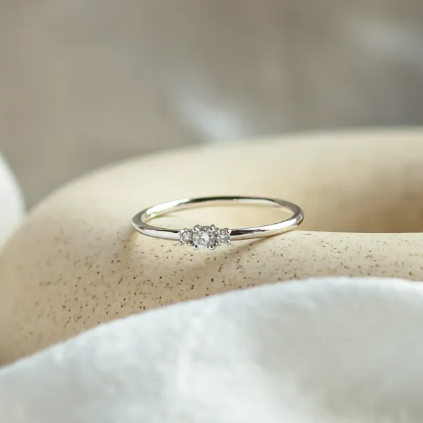 Minimalist ring with lab-grown diamonds HANOI Image
