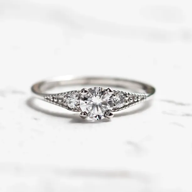 Gold vintage lab-grown diamond ring ORSINI Image