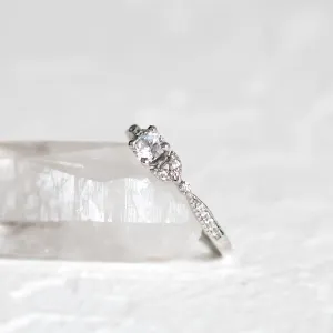 Gold lab-grown diamond engagement ring REIK Thumbnail