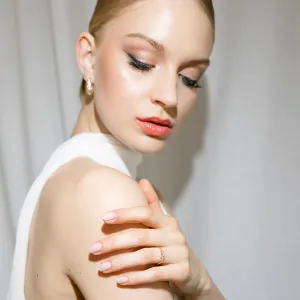 Elegant cluster ring with lab created diamonds CLORÉ Thumbnail