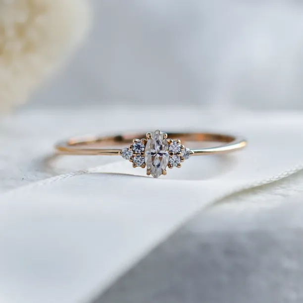 Romantic engagement ring with lab-grown diamonds MILLENIAL Image