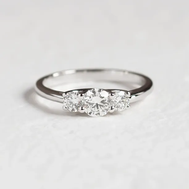 Gold lab-grown diamond engagement ring VIRBO Image