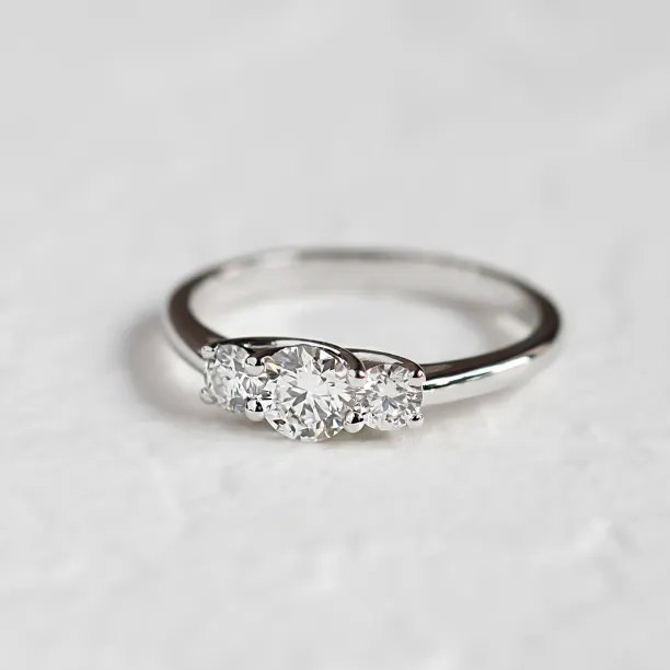Gold lab-grown diamond engagement ring VIRBO Image