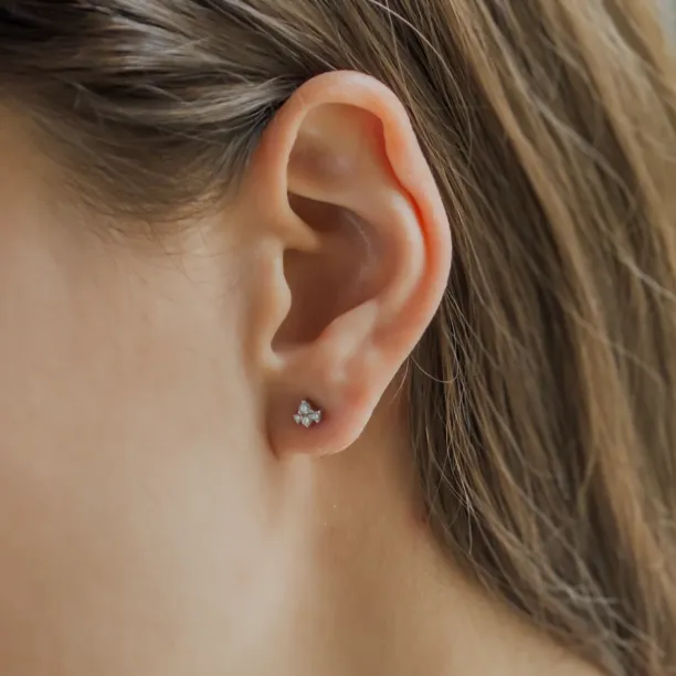 Minimalist gold earrings with diamonds in cluster setting STEPH Image