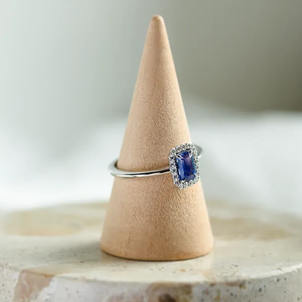 Unique teal sapphire and diamond engagement ring LEAR Image