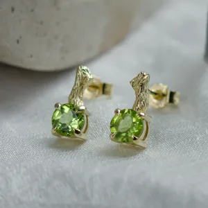 Stud earrings with peridot and twig DEAN Thumbnail