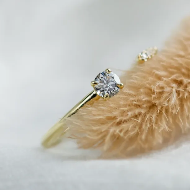 Open ring with diamonds LEIA Image