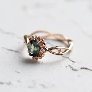 Unique vintage gold ring with green sapphire and diamonds BAROQUE Thumbnail