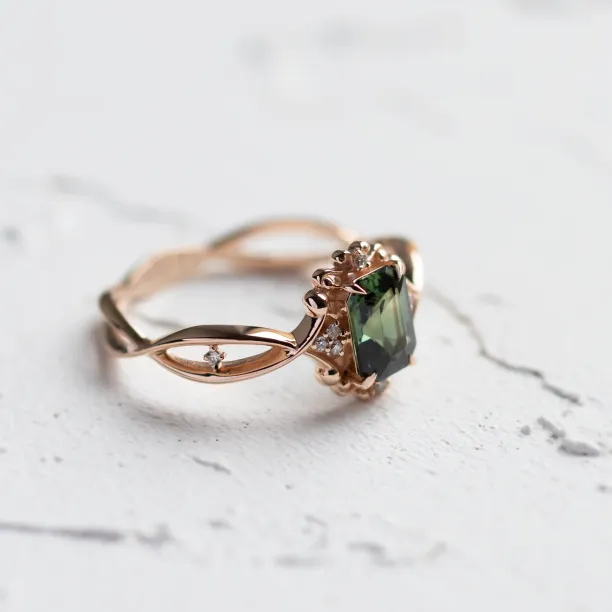 Unique vintage gold ring with green sapphire and diamonds BAROQUE Image