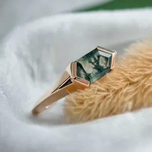 Original east west ring with trendy solid bezel and hexagonal moss agate SEI Thumbnail