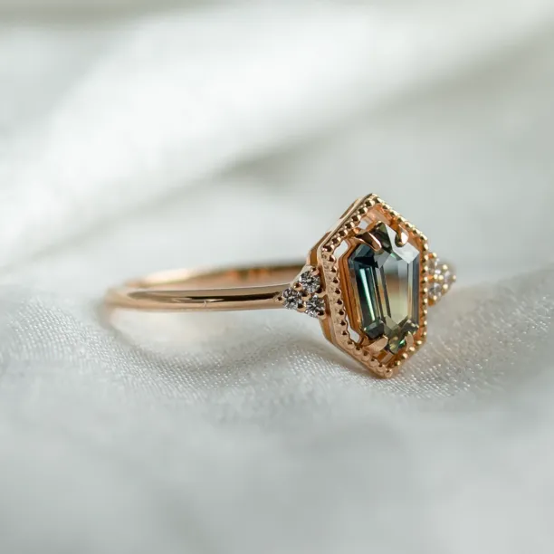 Gold vintage ring with hexagon sapphire and diamonds MAISY Image