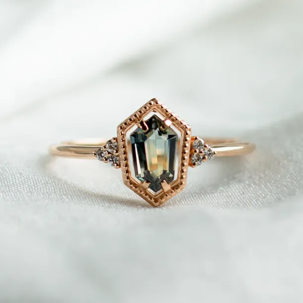 Gold vintage ring with hexagon sapphire and diamonds MAISY Image