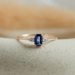Elegant emerald sapphire and pear diamond ring LEILANI Thumbnail