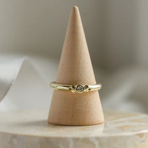 Engagement ring with a diamond and massive hoop JUNE Image