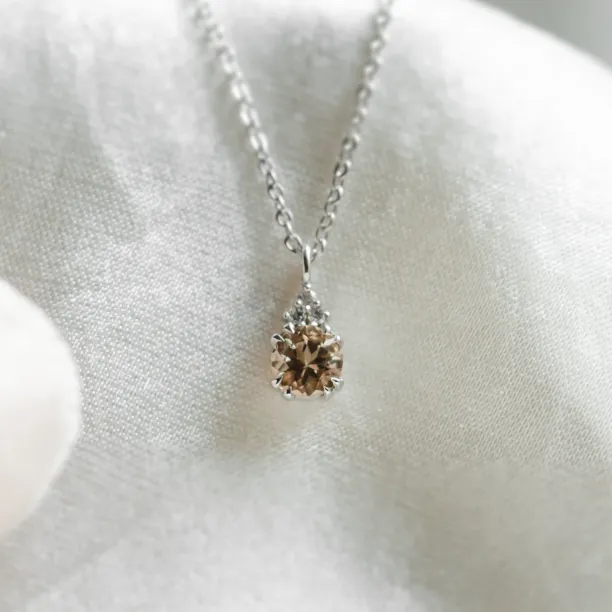 Delicate gold necklace with morganite and side diamonds FEMINA Image