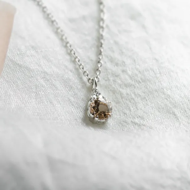 Delicate gold necklace with morganite and side diamonds FEMINA Image