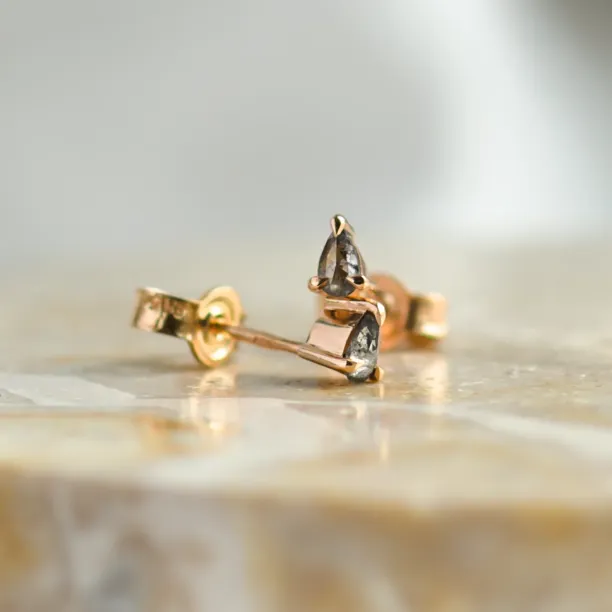 Minimalist gold earrings with pear salt and pepper diamonds NADINE Image