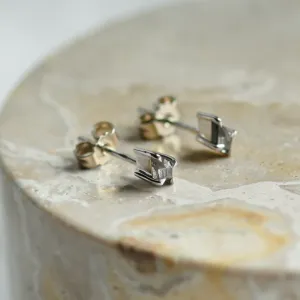 Minimalist earrings with kite salt and pepper diamonds ASH Thumbnail