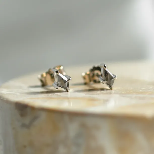 Minimalist earrings with kite salt and pepper diamonds ASH Image