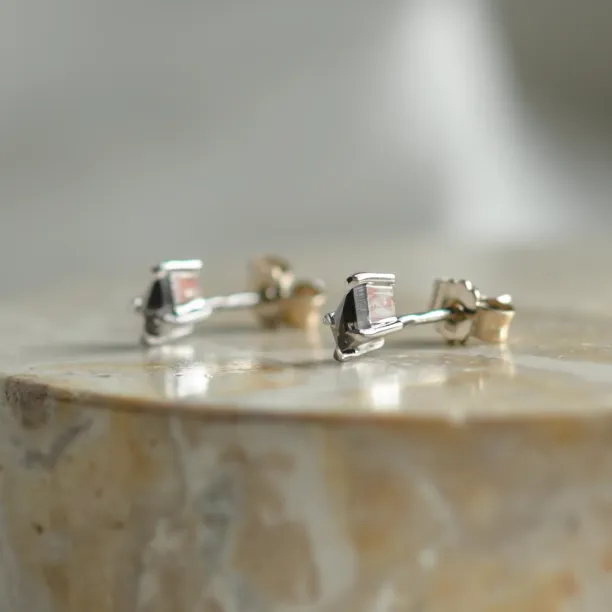 Minimalist earrings with kite salt and pepper diamonds ASH Image