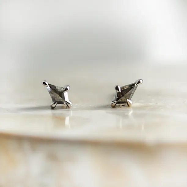 Minimalist earrings with kite salt and pepper diamonds ASH Image