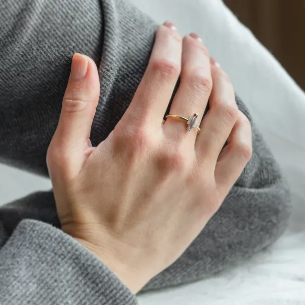 Original ring with baguette amethyst and side diamonds NAIMA Image