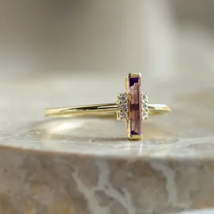 Original ring with baguette amethyst and side diamonds NAIMA Thumbnail