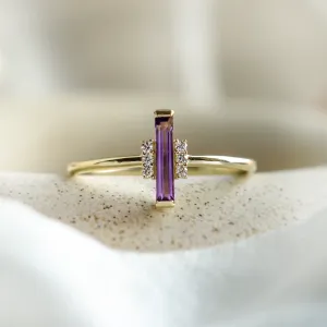 Original ring with baguette amethyst and side diamonds NAIMA Thumbnail