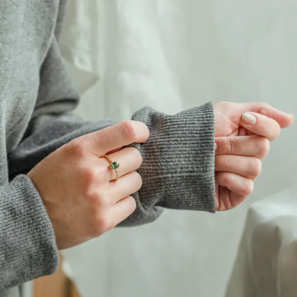 Vintage engagement ring with green sapphire and diamonds MADDIE Image