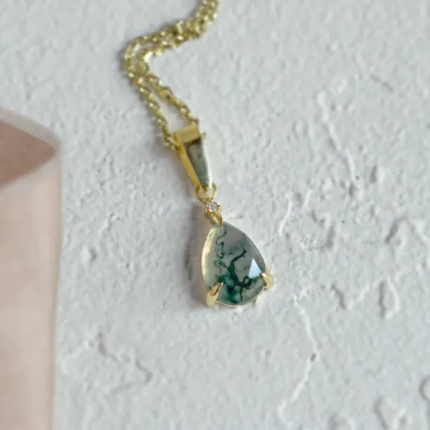 Gold necklace with pear moss agate and diamond GISELLE Image