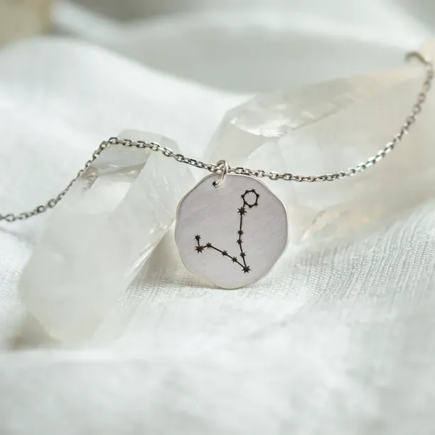 Gold necklace with engraving of the zodiac constellation STELLARIS Image