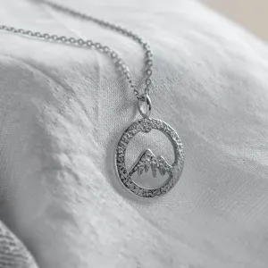 Gold necklace with mountain motive and diamond PYRENEES Thumbnail