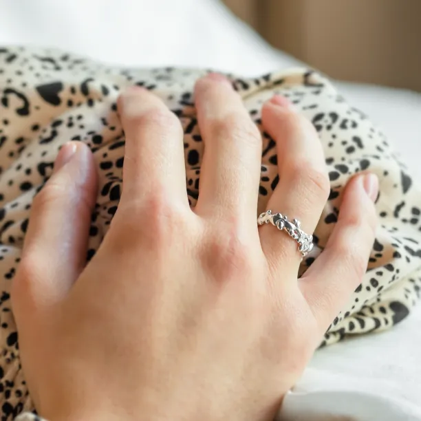 Avant-garde wedding rings with organic elements NALANI Image