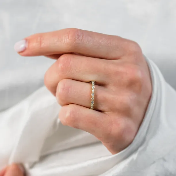 Elegant ring with diamonds in half eternity design and in vintage style CHRISTINA Image