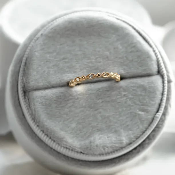 Elegant ring with diamonds in half eternity design and in vintage style CHRISTINA Image