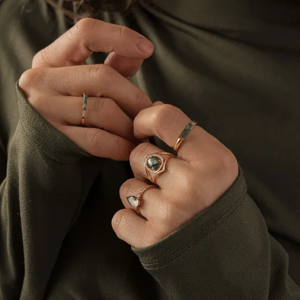 Luxury gold ring with moss agate and diamonds PINIA Image