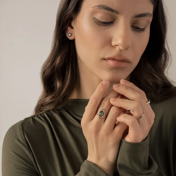 Luxury gold ring with moss agate and diamonds PINIA Image
