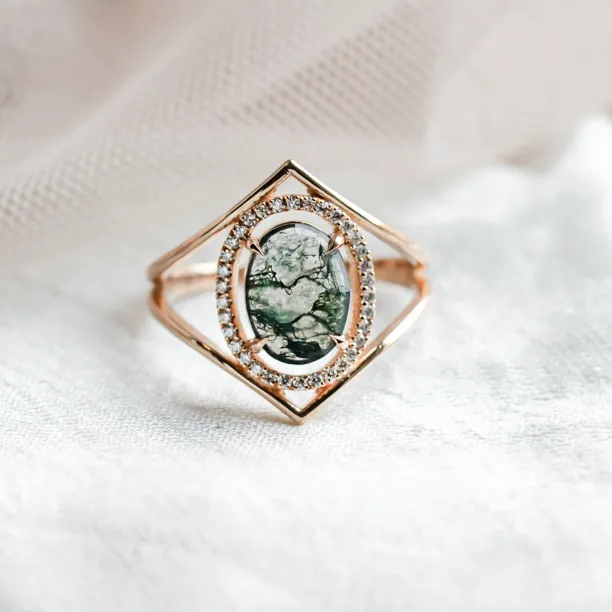 Luxury gold ring with moss agate and diamonds PINIA Image