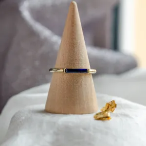 Gold ring with laboratory sapphire in baguette shape CYNTHIA Thumbnail