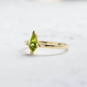 Gold ring with kite peridot PATRICE Thumbnail