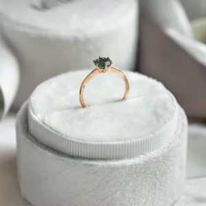 Unusual engagement ring with moss agate and organic bezel AVERIL Thumbnail