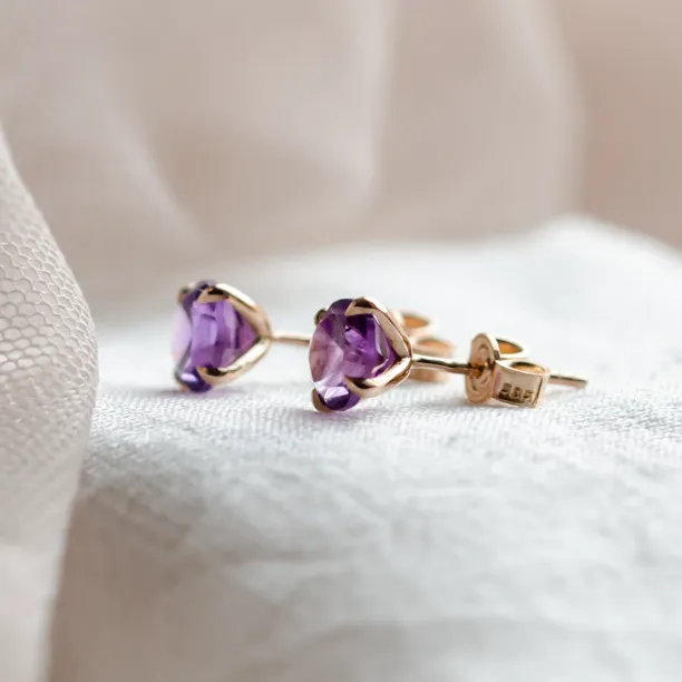 Simple gold earrings with amethysts PURPURA Image