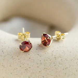 Gold earrings with garnets AMANDA Thumbnail