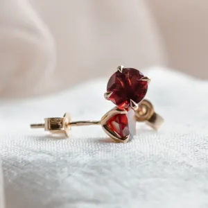 Gold earrings with garnets AMANDA Thumbnail