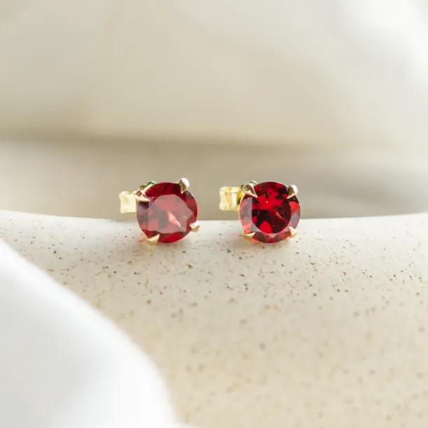 Gold earrings with garnets AMANDA Image